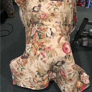 Vintage Inspired V Q C Quilt Size 107”X77” Soft Tan Have Grapes With Flowers